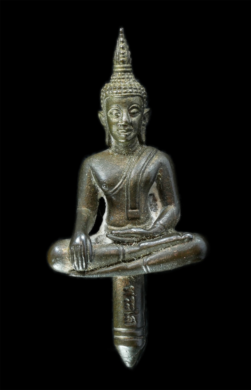 16Sep25 (169)p.jpg - พระยอดธง หลวงพ่อพระใส รุ่นบารมีพ่อ วัดโพธิ์ชัย จ.หนองคาย พิธีเสาร์ 5 ปี2552 หลวงพ่อคูณ ปริสุทโธ เป็นประธานจุดเทียนชัย เจ้าคุณเที่ยง วัดระฆัง, หลวงปู่เ [..] | https://kamulet.in.th